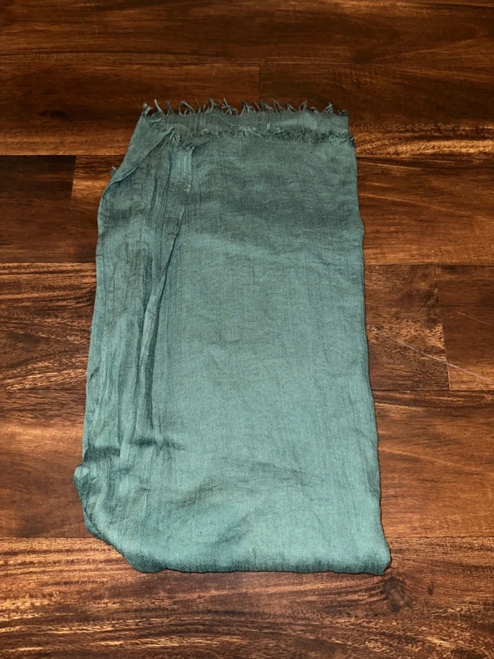 Gragengs Lightweight Large Green Long Gauze Shawl/Wrap - Picture 6 of 6